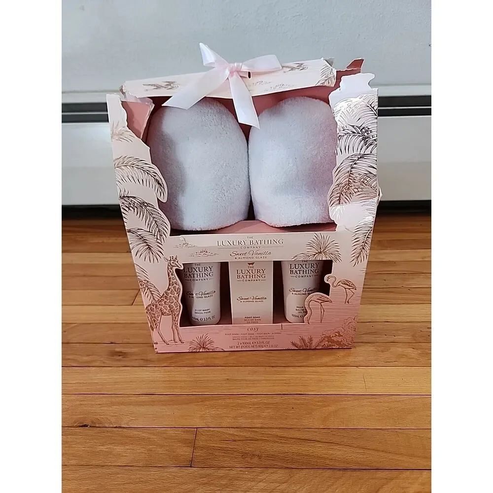 The Luxury Bathing Company Set Pedicure Set Open Box Vanilla Almond Slippers